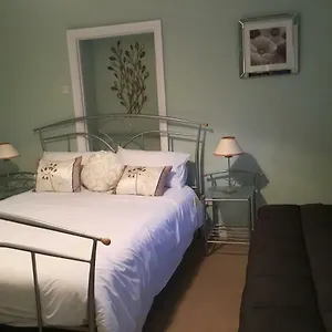  Holiday home Bickfield Annexe